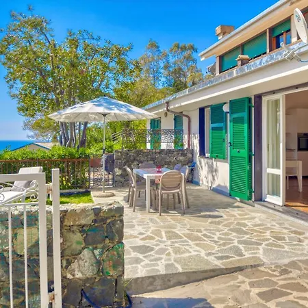Marla House Sea View Апартаменты *