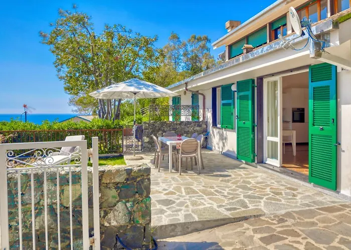 Marla House Sea View Апартаменты *
