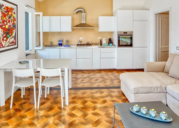 Marla House Sea View * Леванто