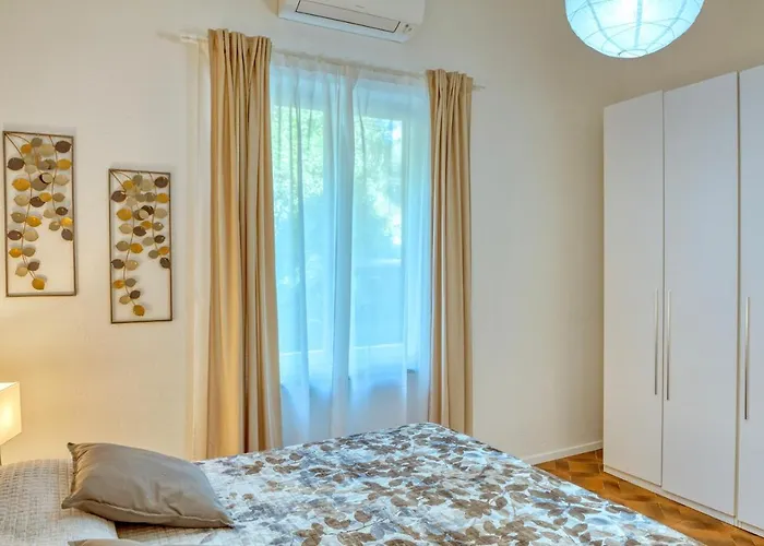 Апартаменты Marla House Sea View Леванто
