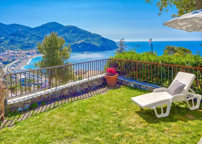 Marla House Sea View Апартаменты Леванто